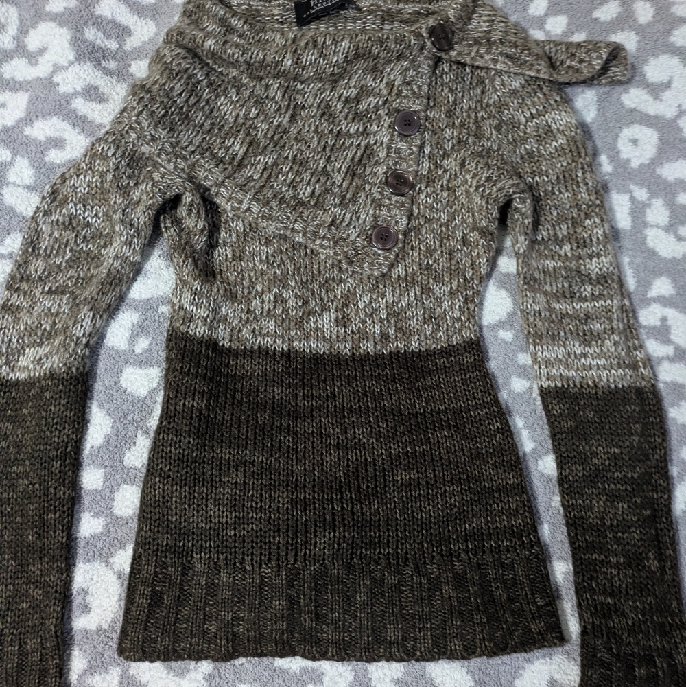 Stylish Two-Tone Cowl Neck Sweater